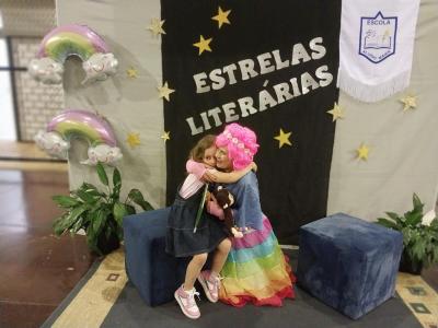 Noite de Autógrafos dos alunos do Jardim 2 da Escola Aluísio Maier foi um verdadeiro sucesso